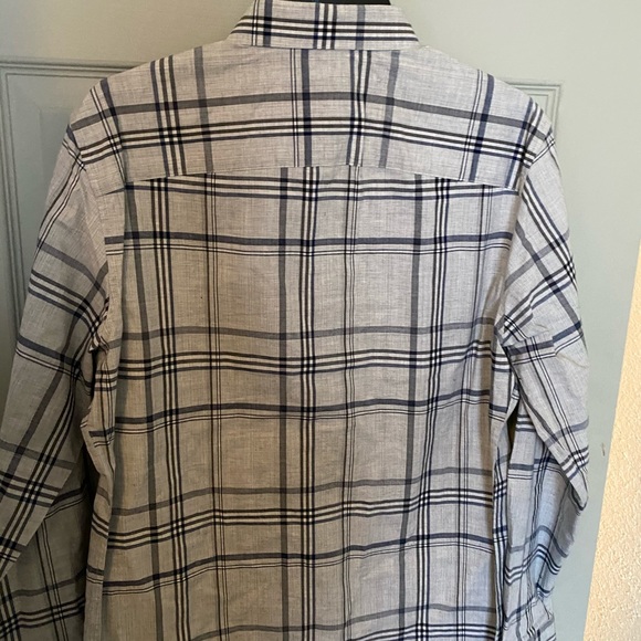 Button up - Picture 3 of 3